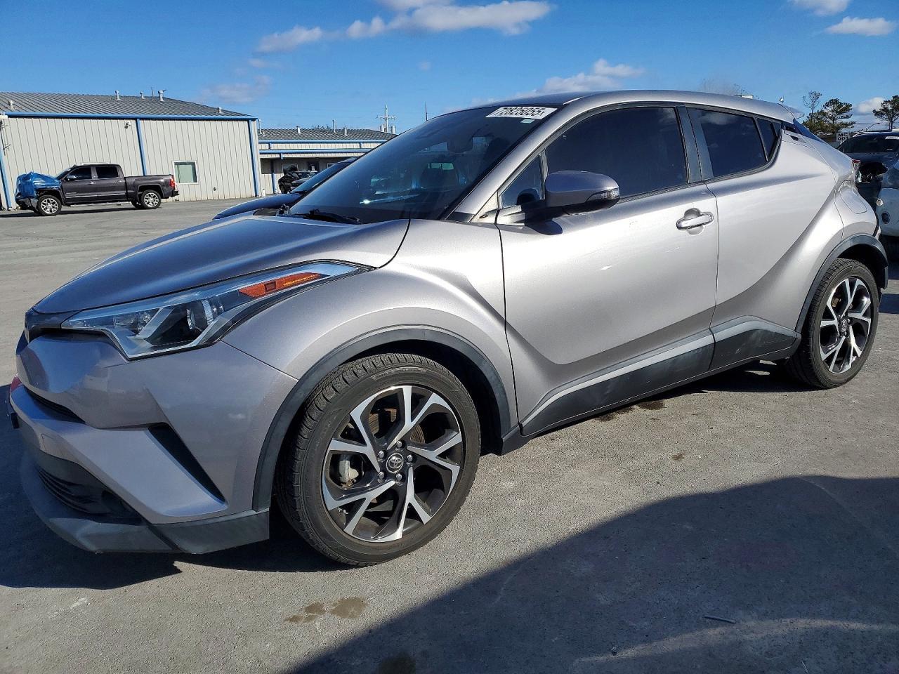 2018 Toyota C-Hr Xle - zdjęcie główne
