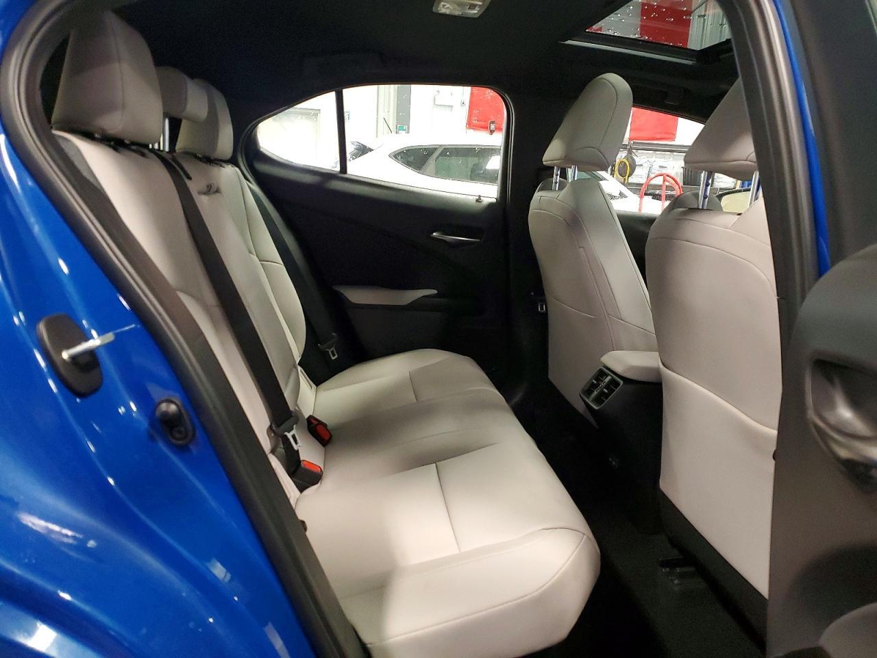 2025 Lexus Ux 300H Base - zdjęcie 10