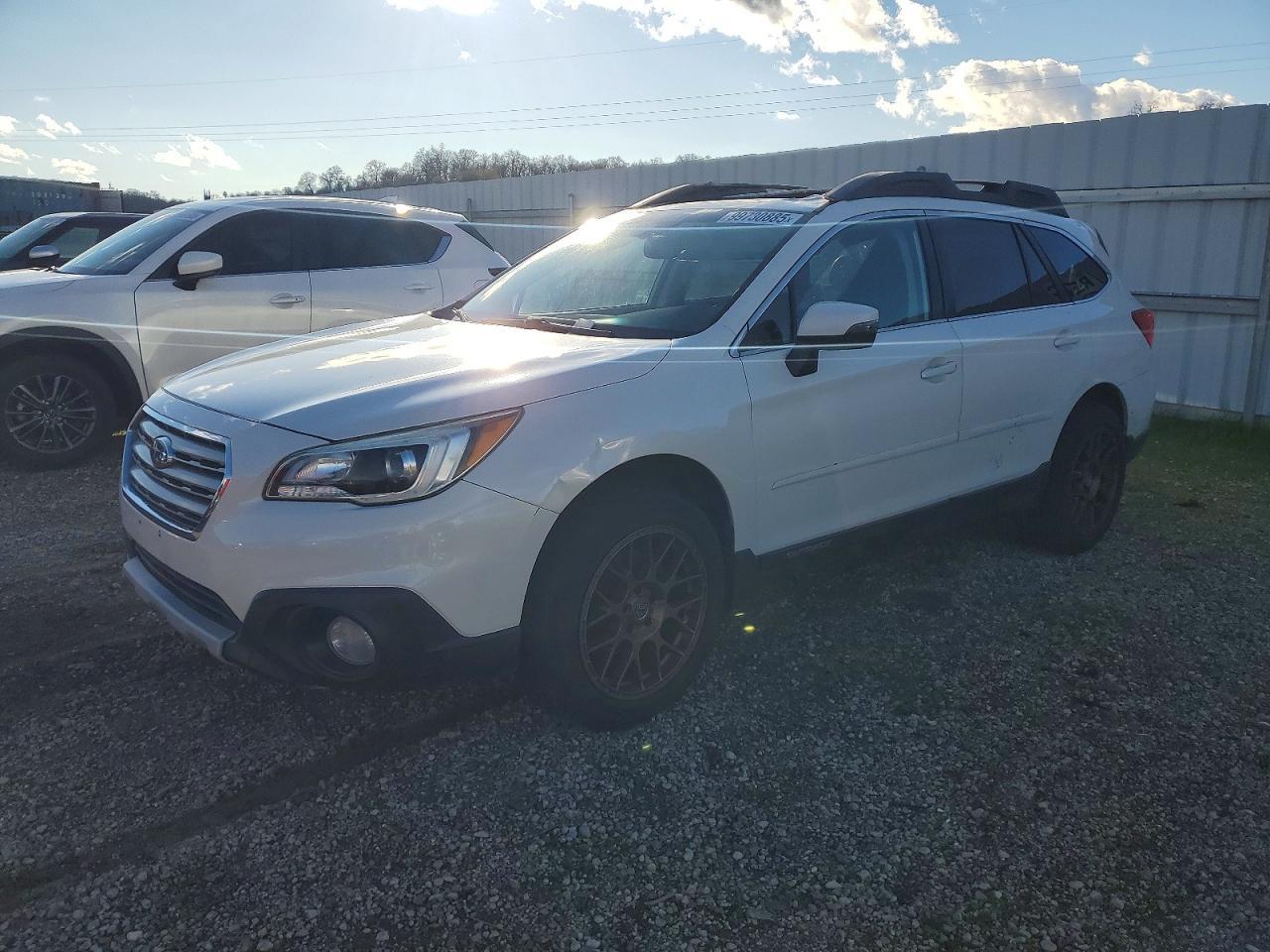 2015 Subaru Outback 3.6R Limited - zdjęcie główne