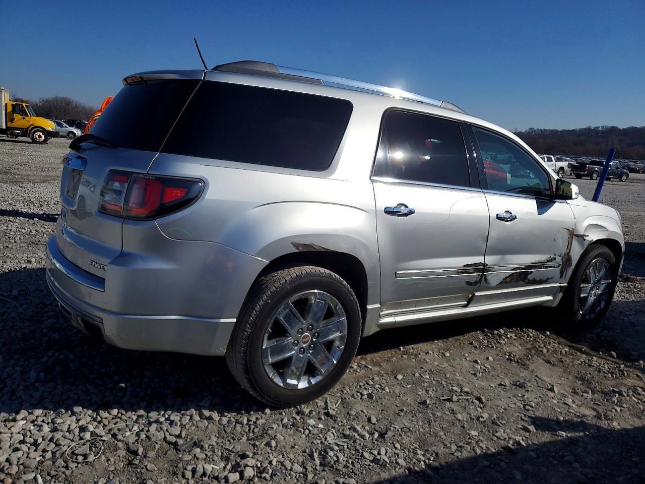 2015 GMC Acadia Denali - zdjęcie 3