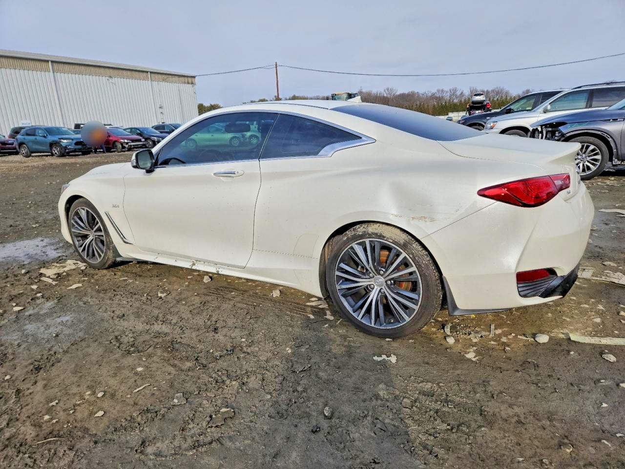 2018 Infiniti Q60 Luxe 300 - zdjęcie 2