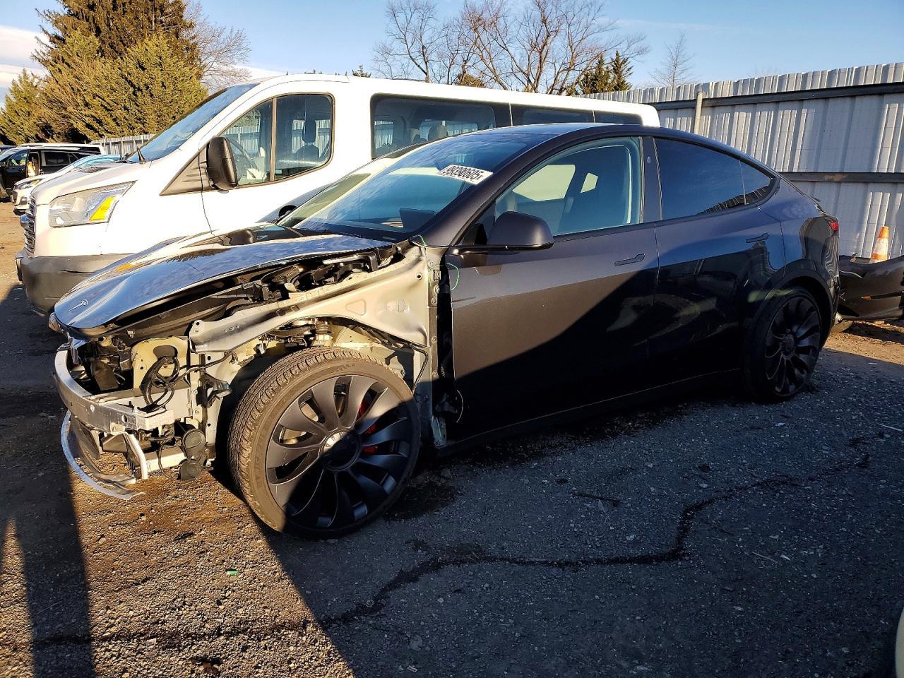 2024 Tesla Model Y - zdjęcie główne