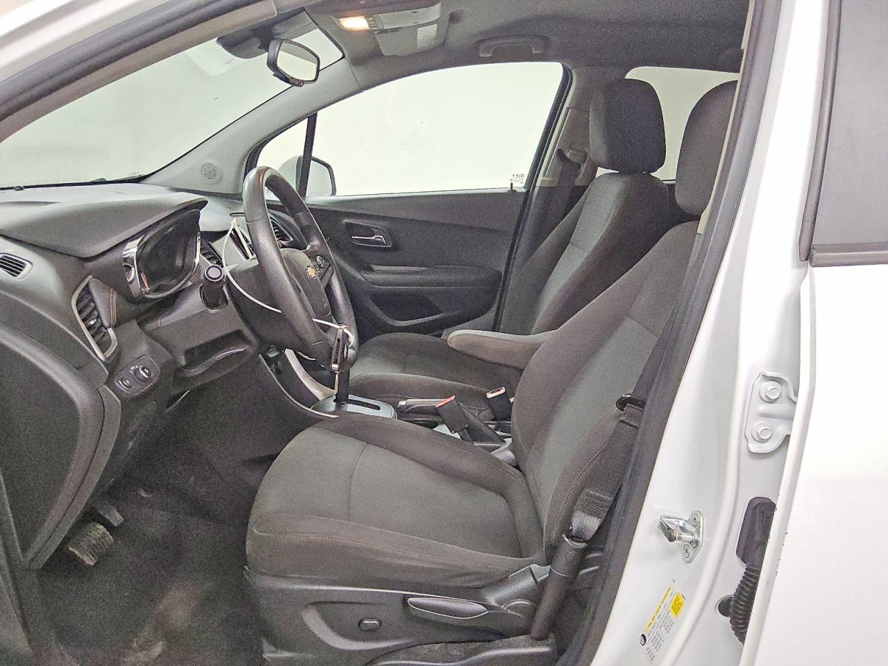 2022 Chevrolet Trax Ls - zdjęcie 7