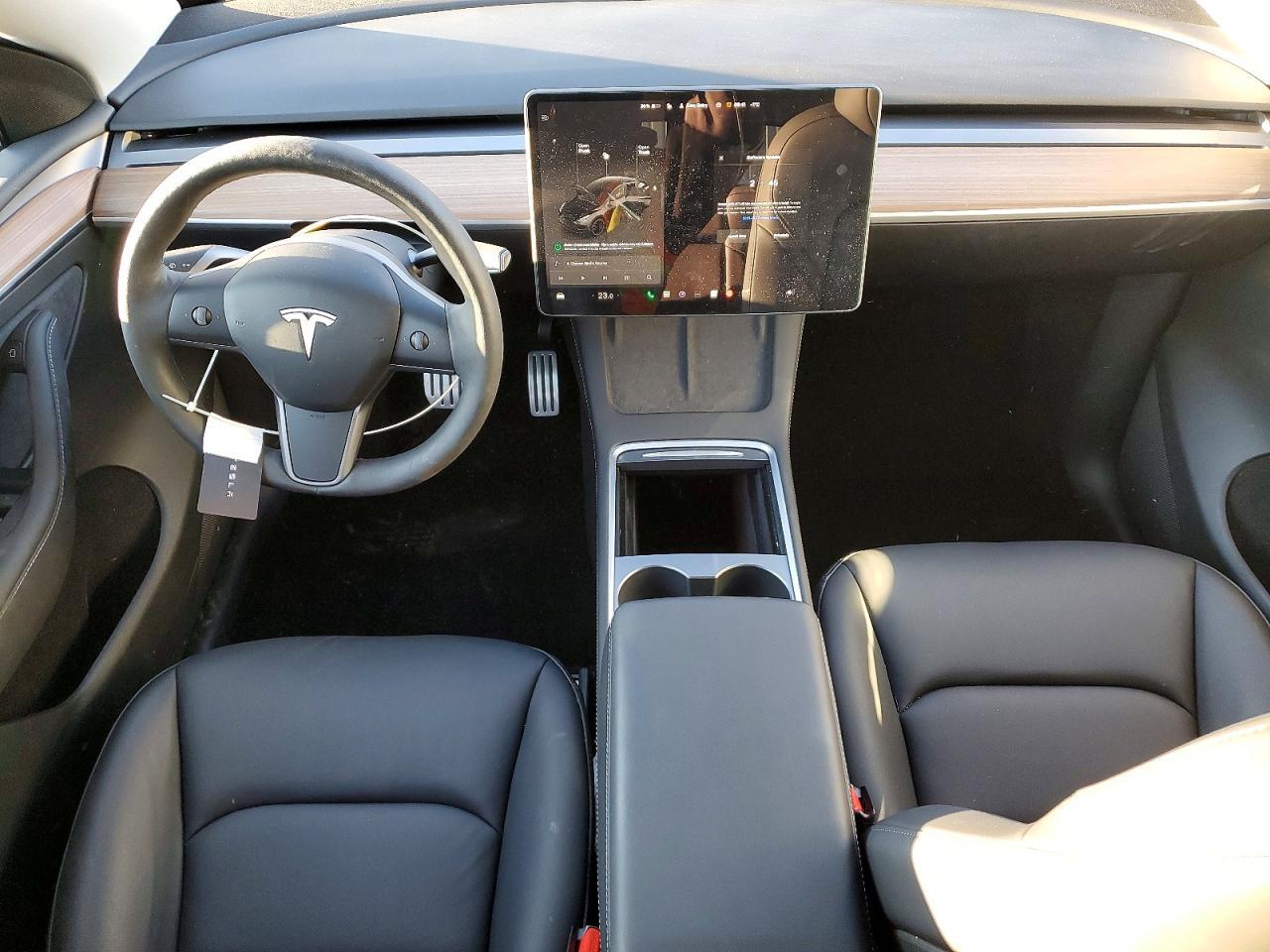 2024 Tesla Model Y - zdjęcie 8