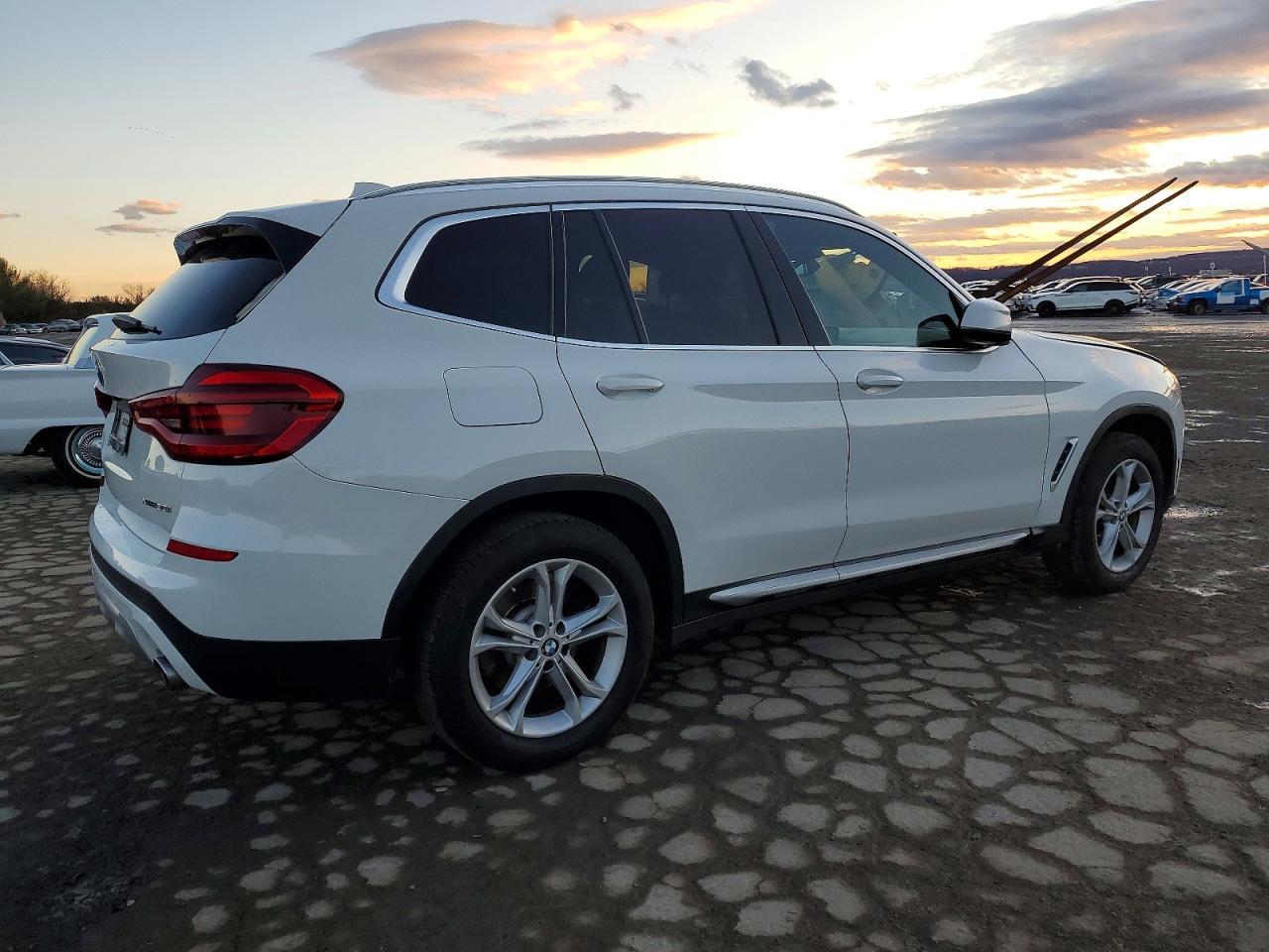 2021 BMW X3 xDrive30I - zdjęcie 3