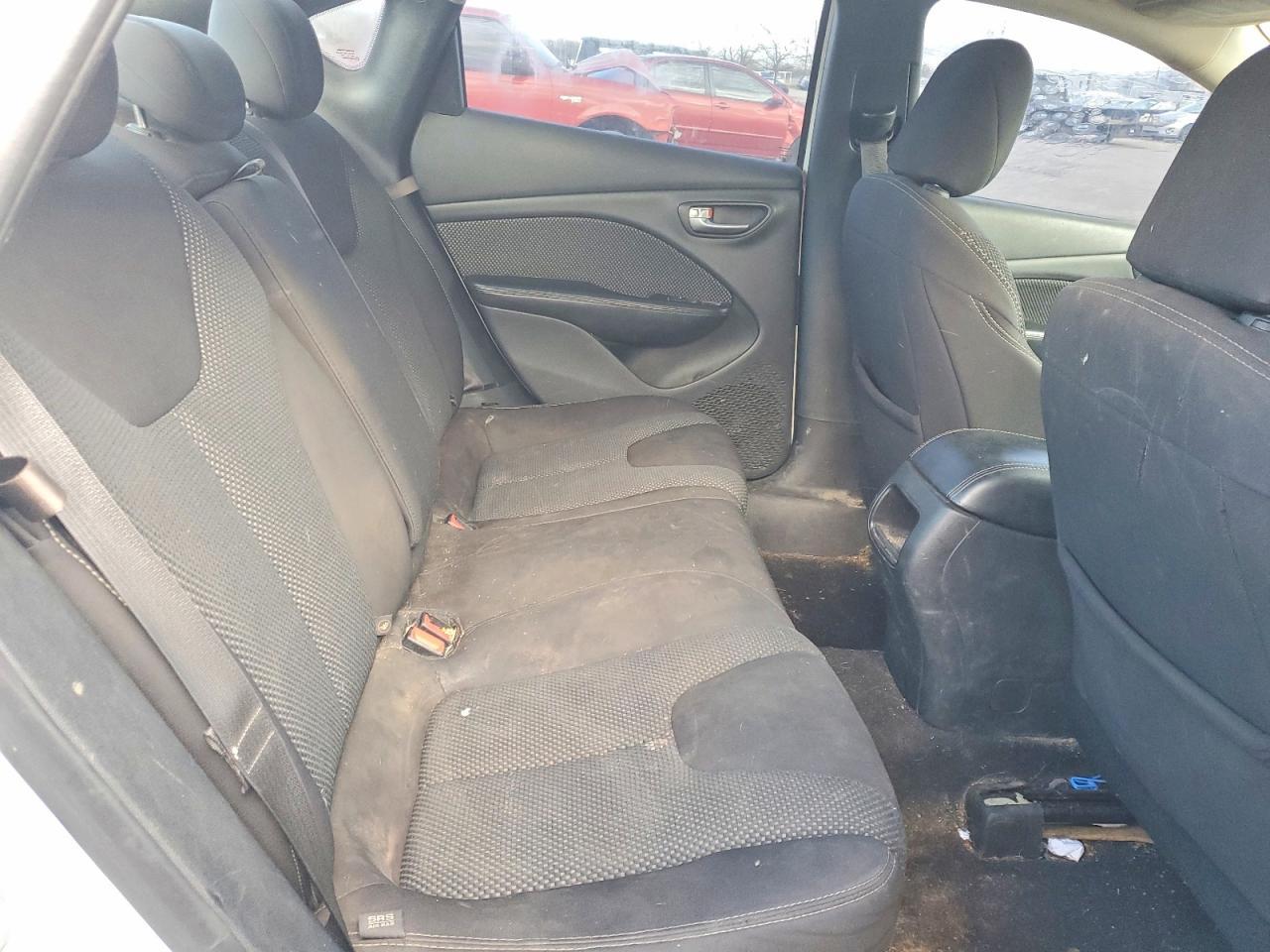 2015 Dodge Dart Sxt - zdjęcie 10