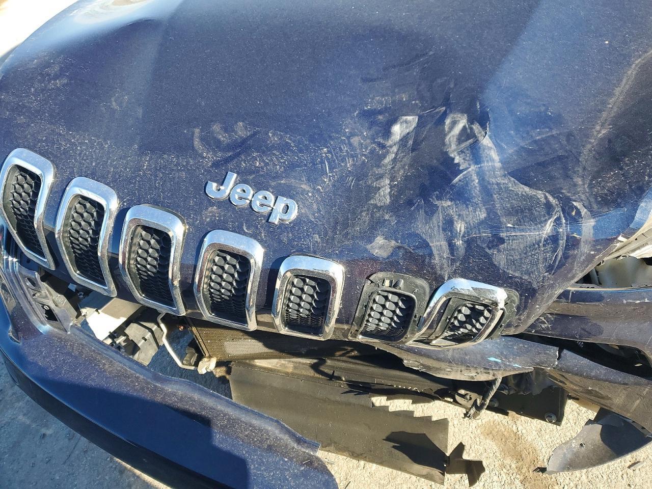 2015 Jeep Cherokee Sport - zdjęcie 12