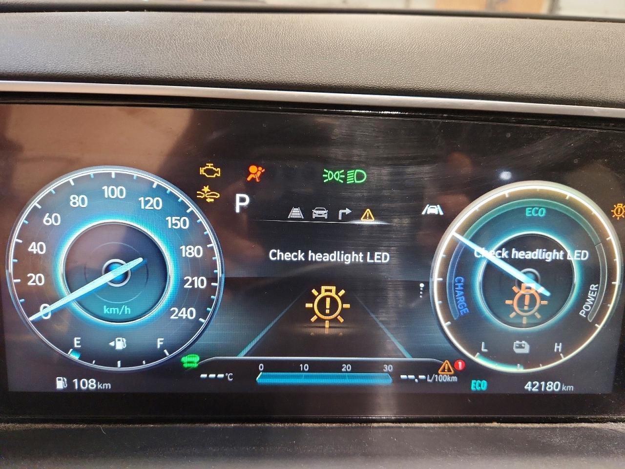 2023 Hyundai Tucson Luxury - zdjęcie 9