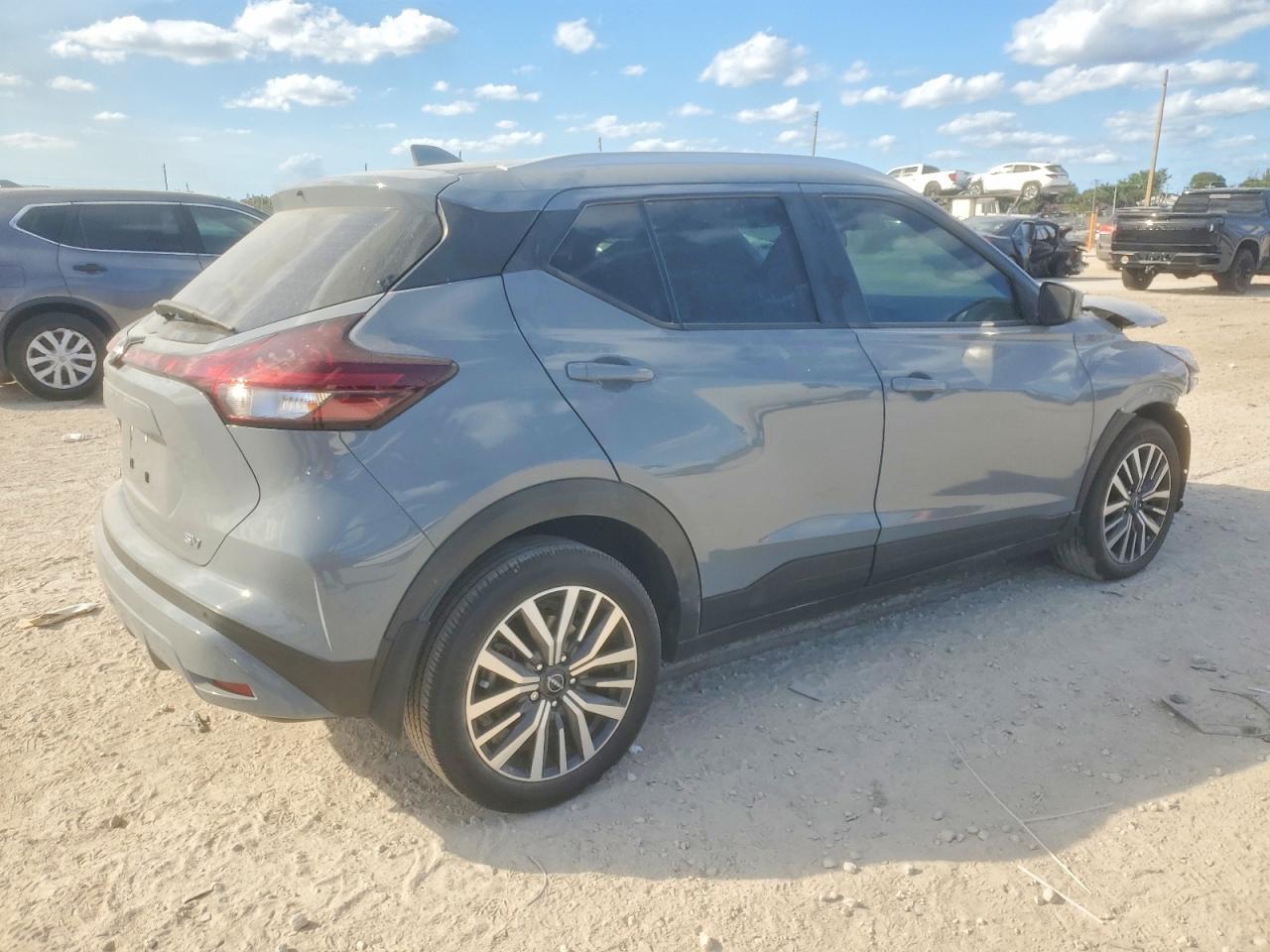 2022 Nissan Kicks Sv - zdjęcie 3