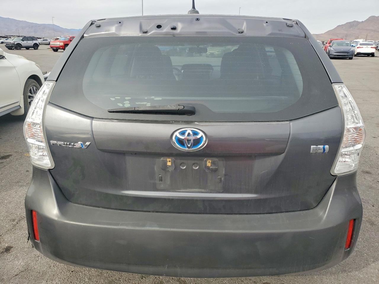 2014 Toyota Prius V - zdjęcie 6