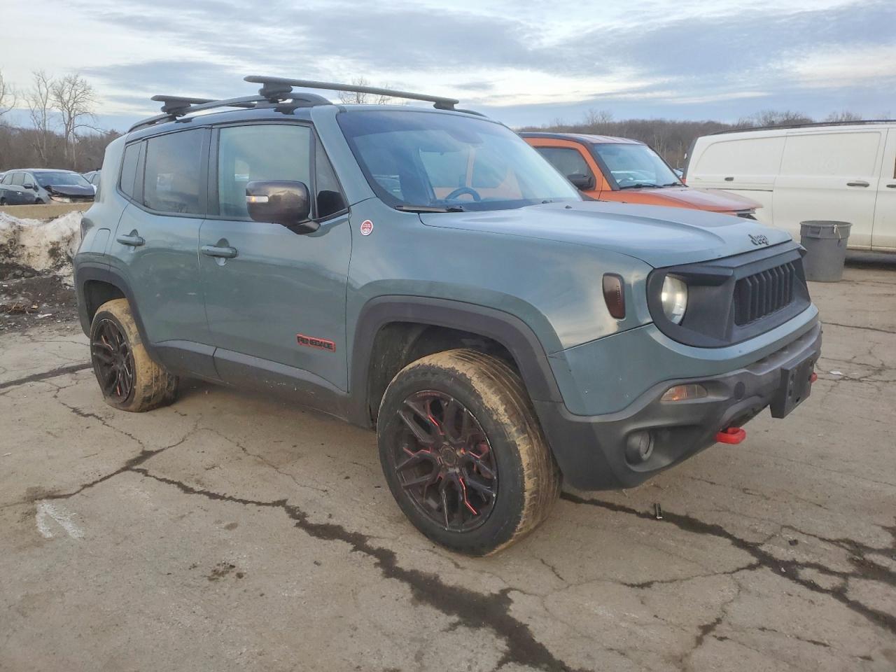 2016 Jeep Renegade Trailhawk - zdjęcie 4