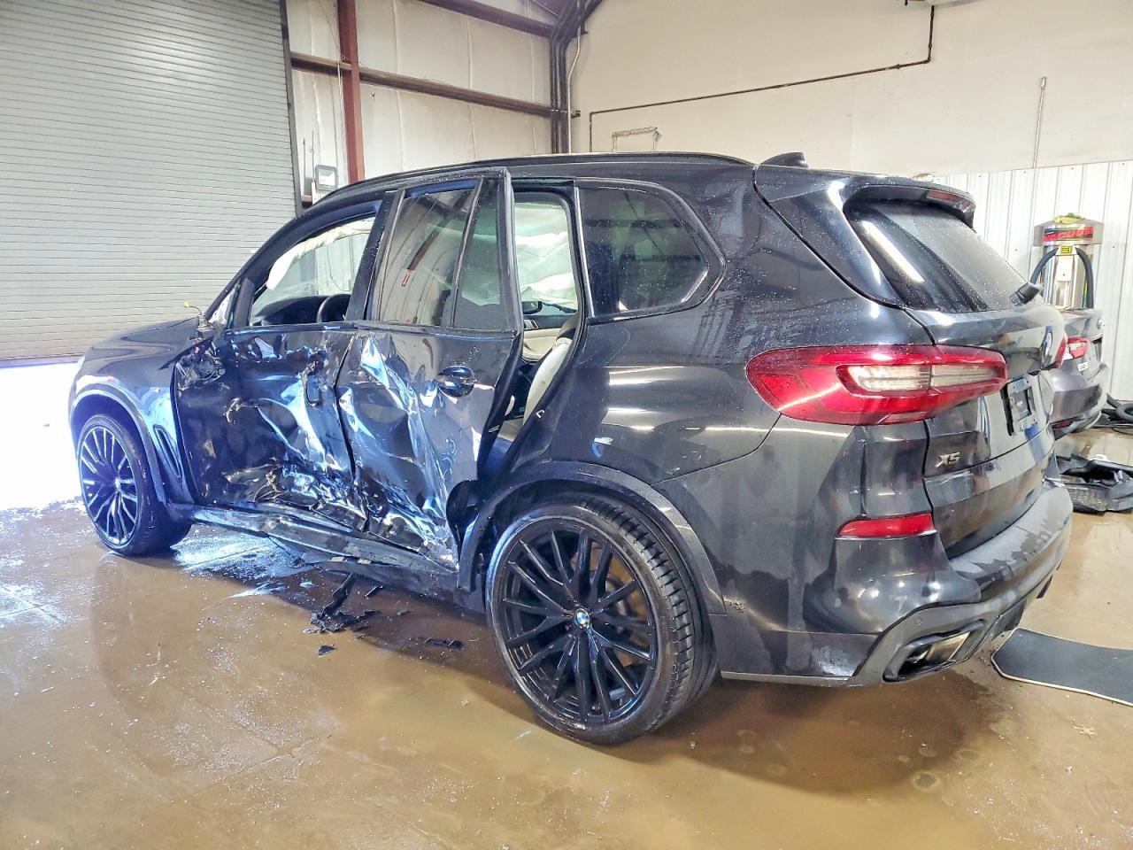 2020 BMW X5 M50I - zdjęcie 2