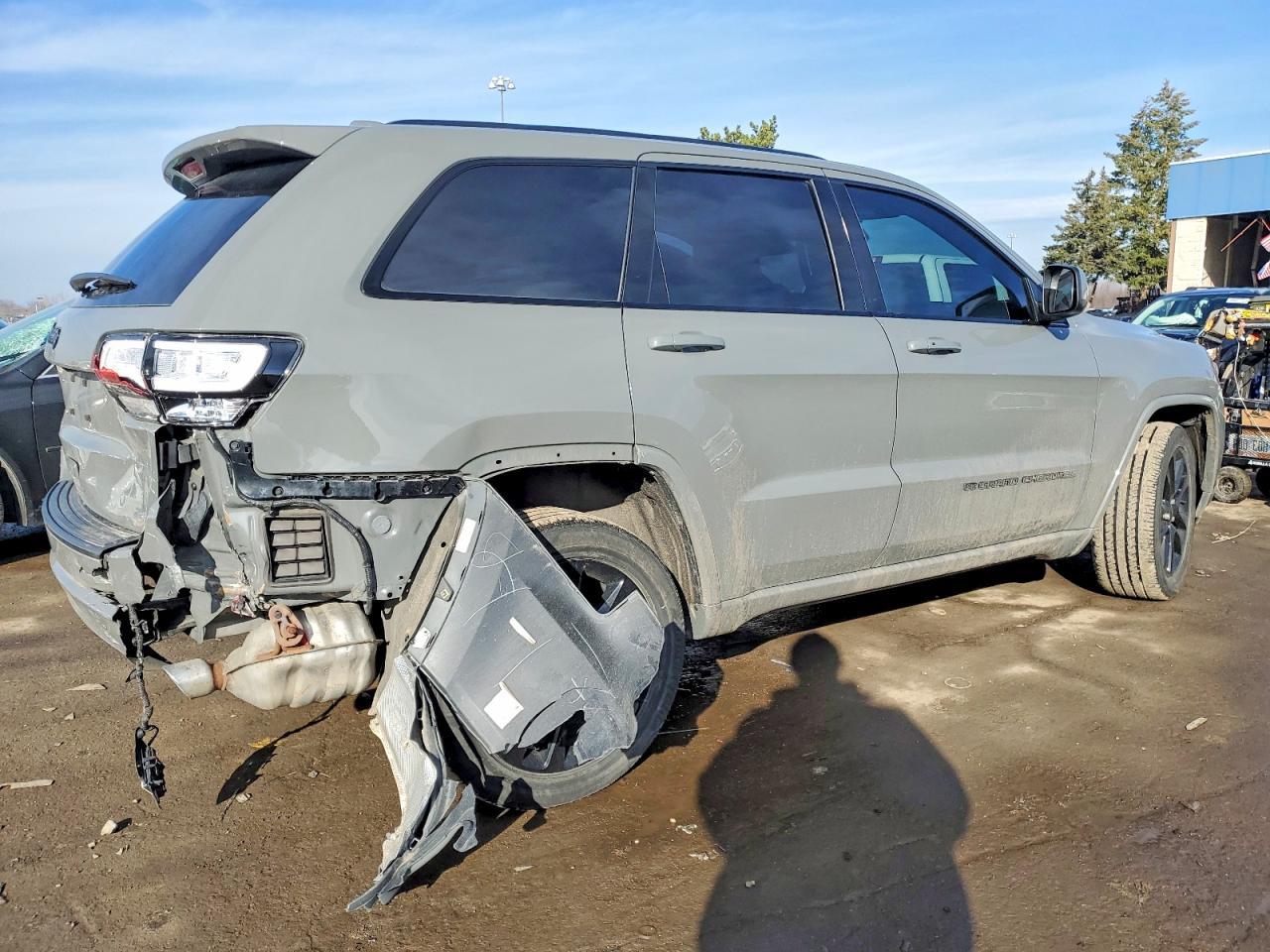 2022 Jeep Grand Cherokee Laredo E - zdjęcie 3