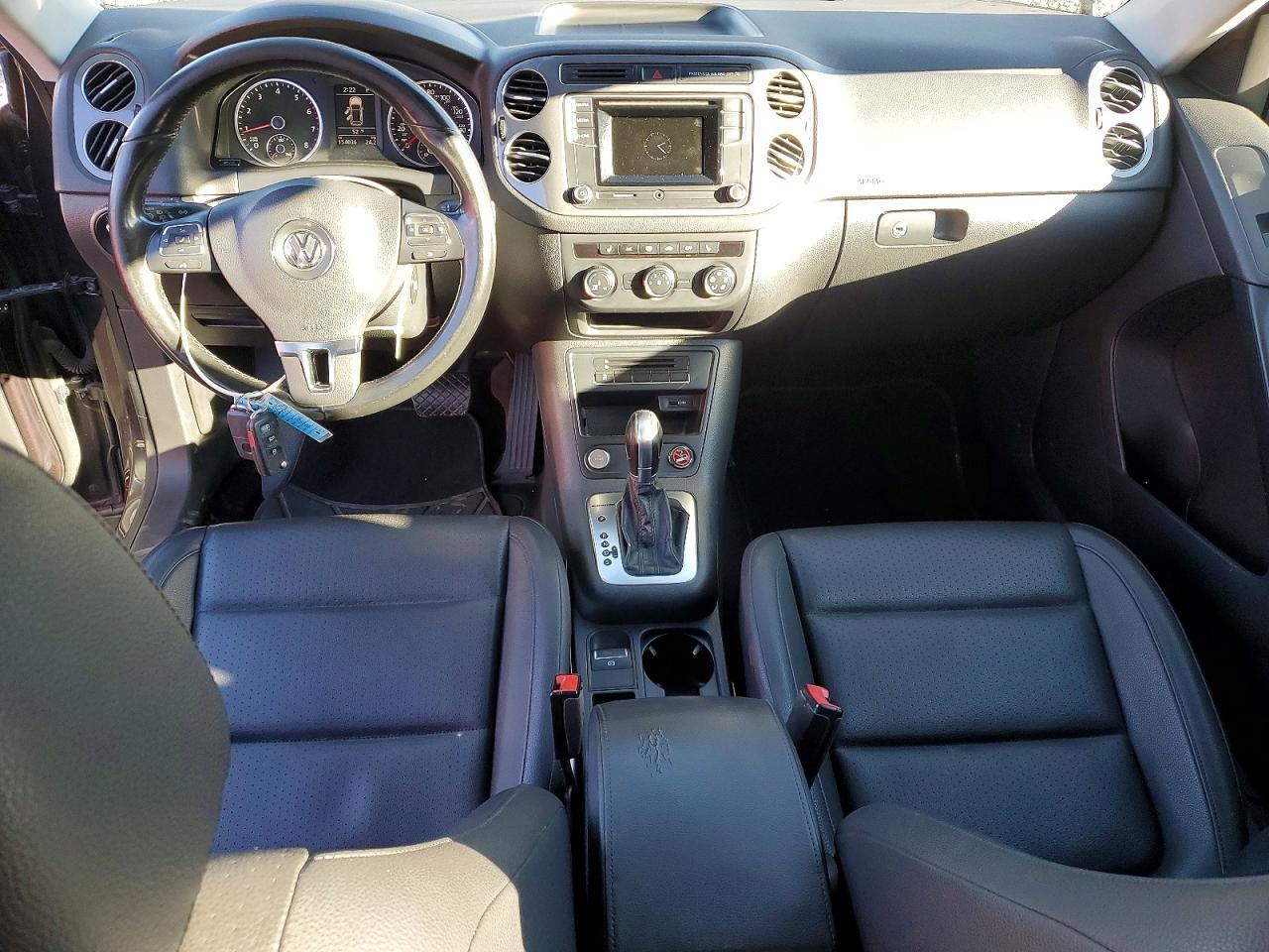 2016 Volkswagen Tiguan S - zdjęcie 8