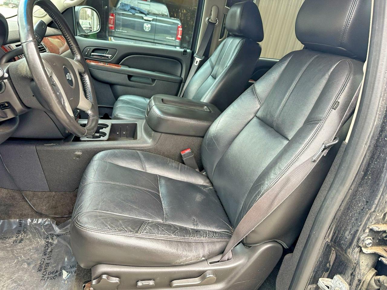 2013 Chevrolet Suburban K1500 Lt - zdjęcie 13