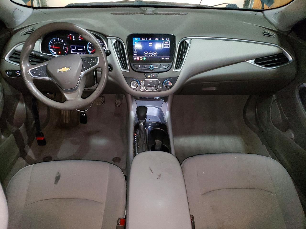 2022 Chevrolet Malibu Ls - zdjęcie 8