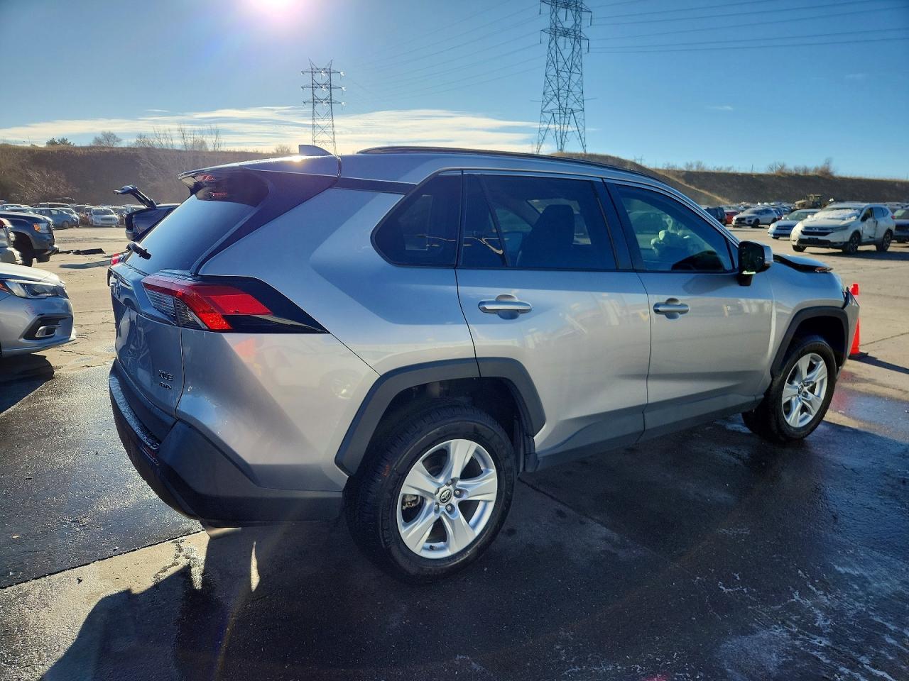 2020 Toyota Rav4 Xle - zdjęcie 3