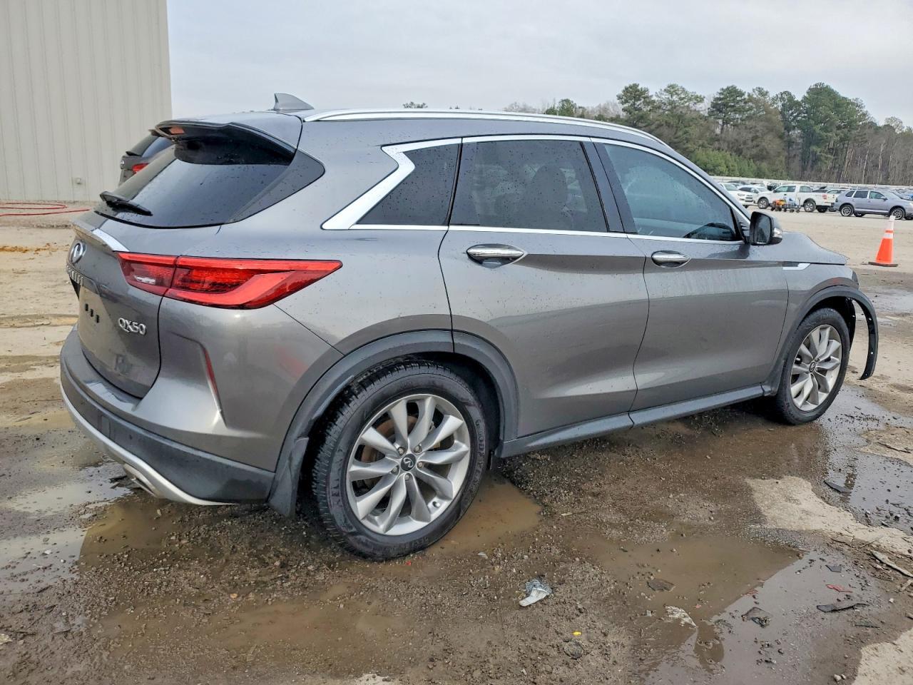 2020 Infiniti Qx50 Luxe - zdjęcie 3