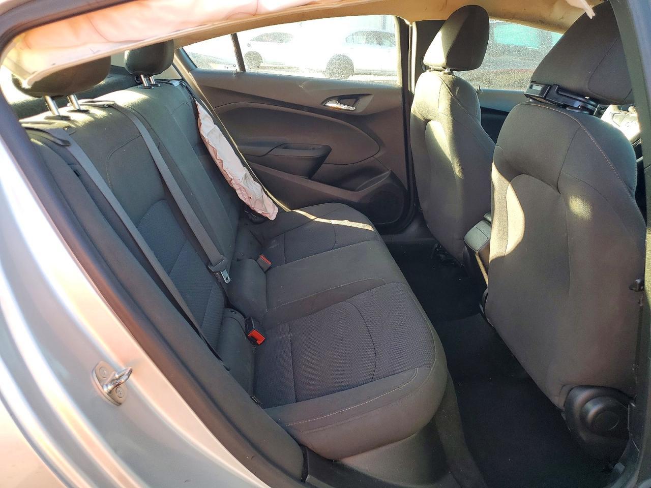 2017 Chevrolet Cruze Ls - zdjęcie 10