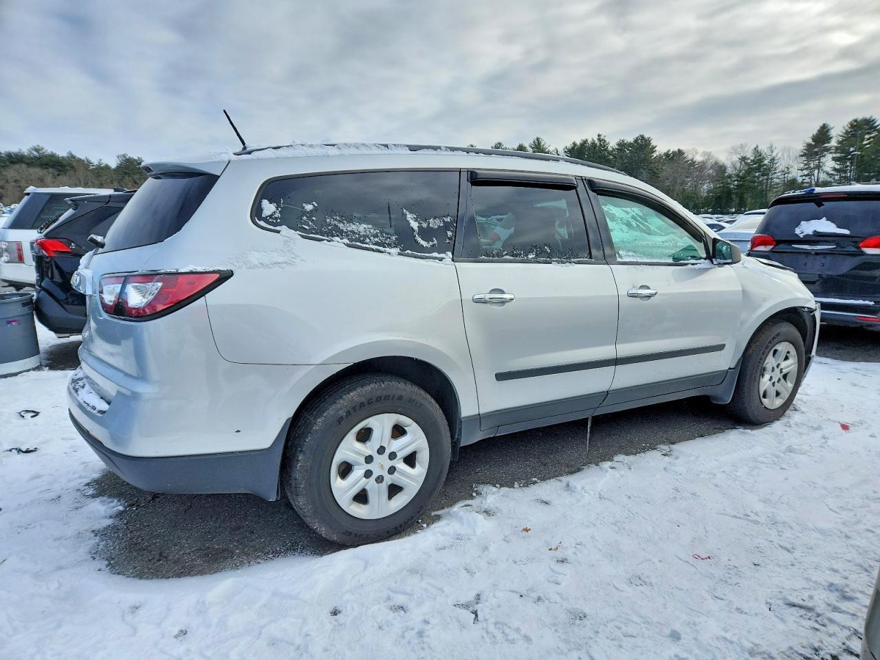 2017 Chevrolet Traverse Ls - zdjęcie 3