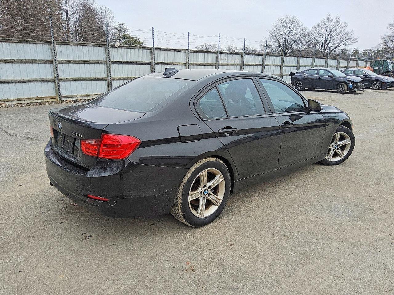 BMW Seria 3 - zdjęcie 3