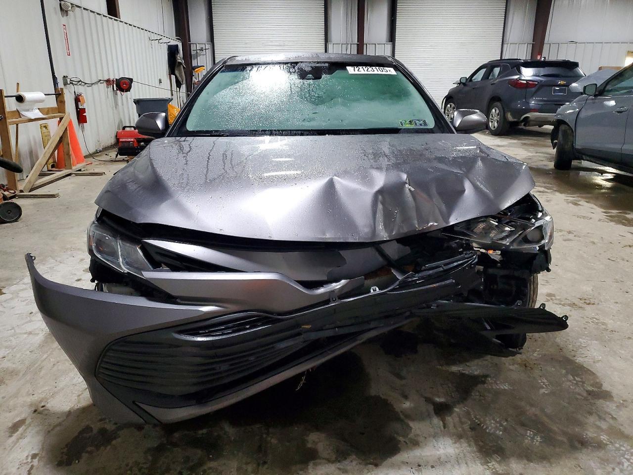 2018 Toyota Camry Le - zdjęcie 5