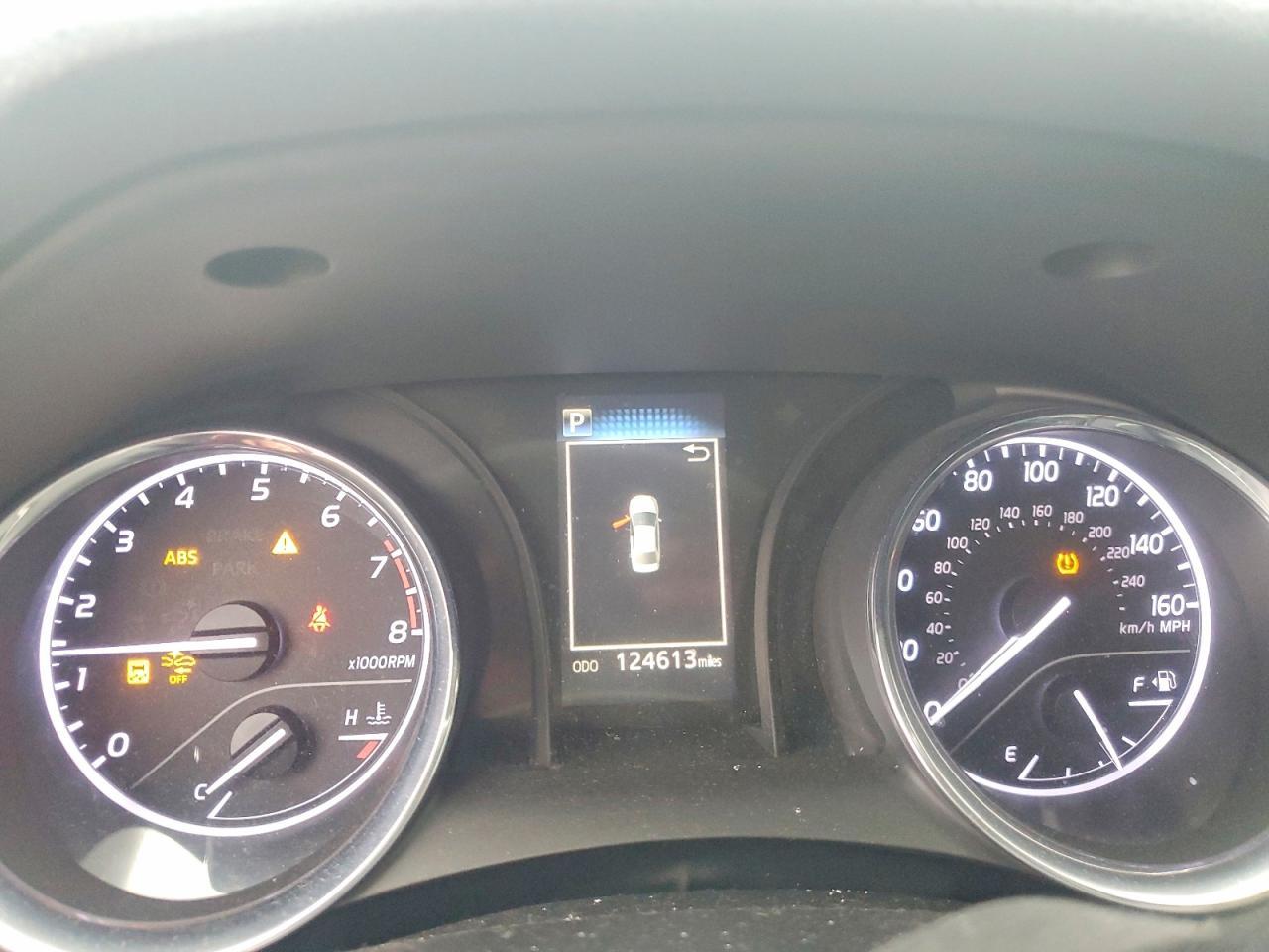 2020 Toyota Camry Le - zdjęcie 9