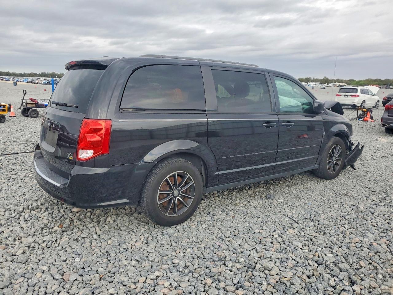 2017 Dodge Grand Caravan Gt - zdjęcie 3