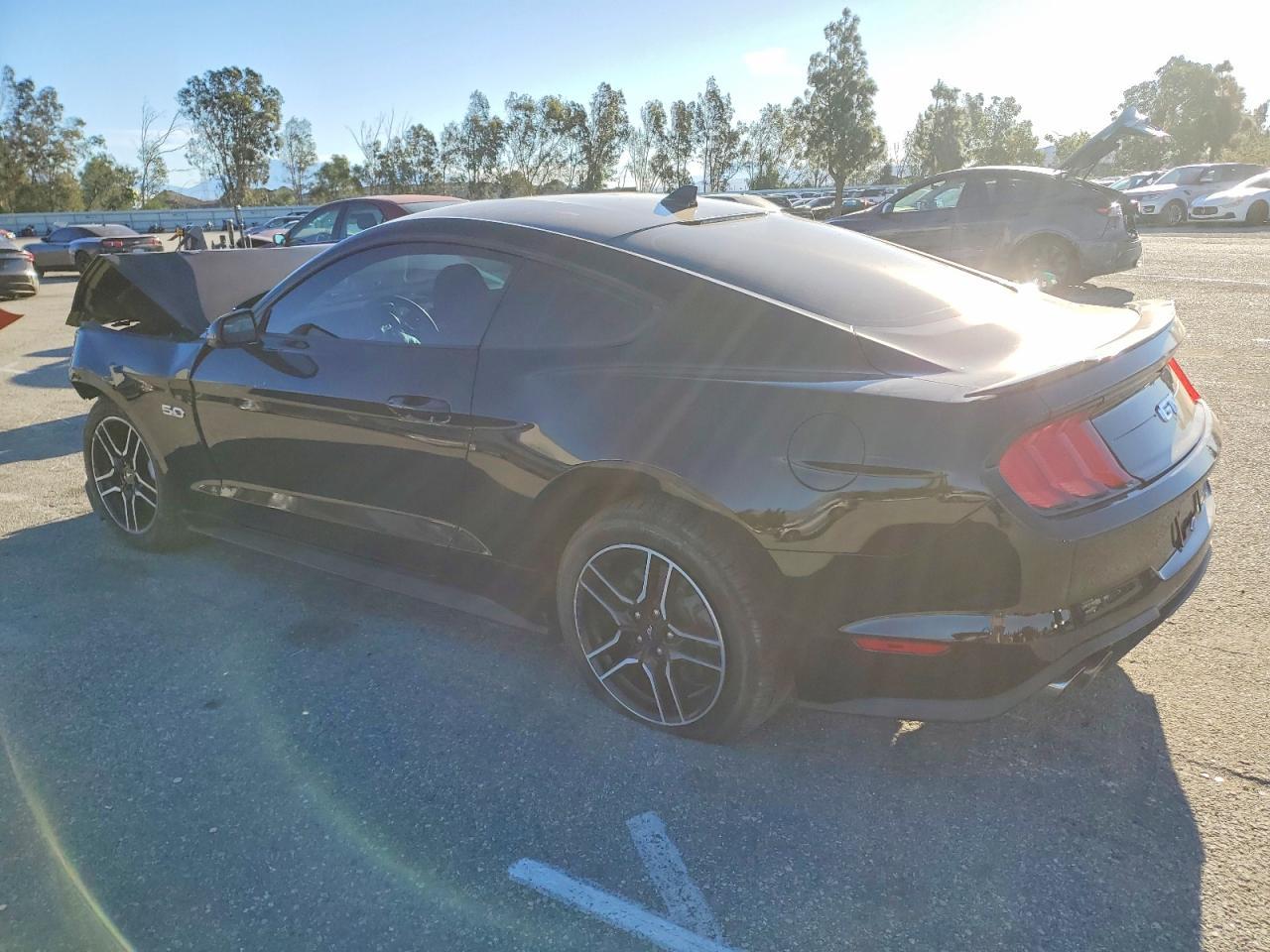 2021 Ford Mustang Gt - zdjęcie 2