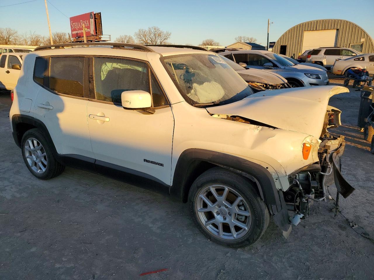 2021 Jeep Renegade Latitude - zdjęcie 4