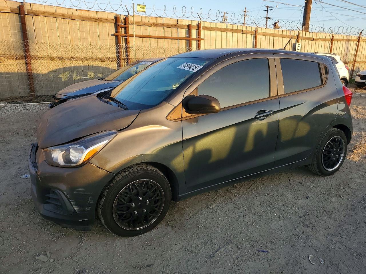 2017 Chevrolet Spark Ls - zdjęcie główne