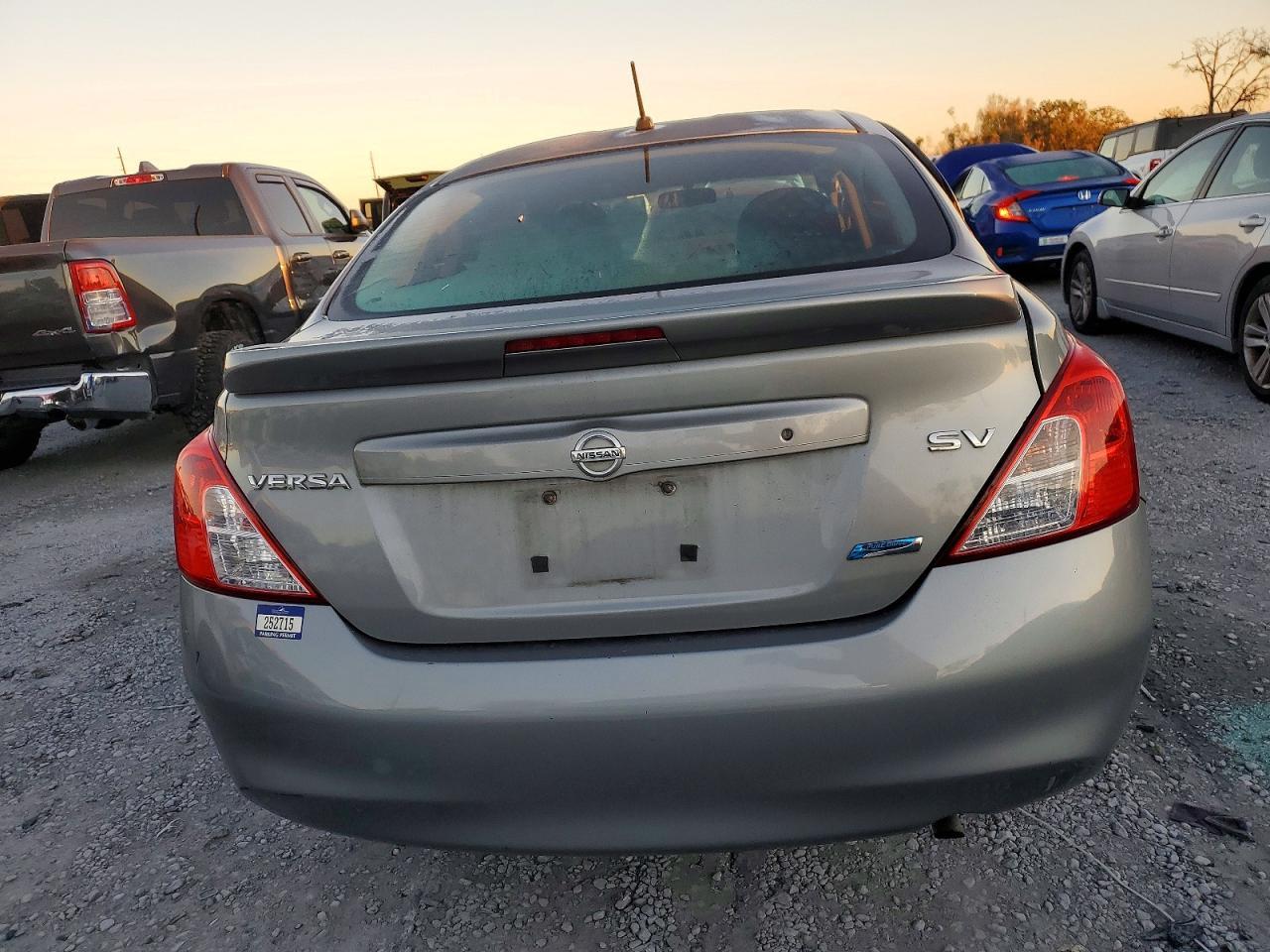 2014 Nissan Versa S - zdjęcie 6