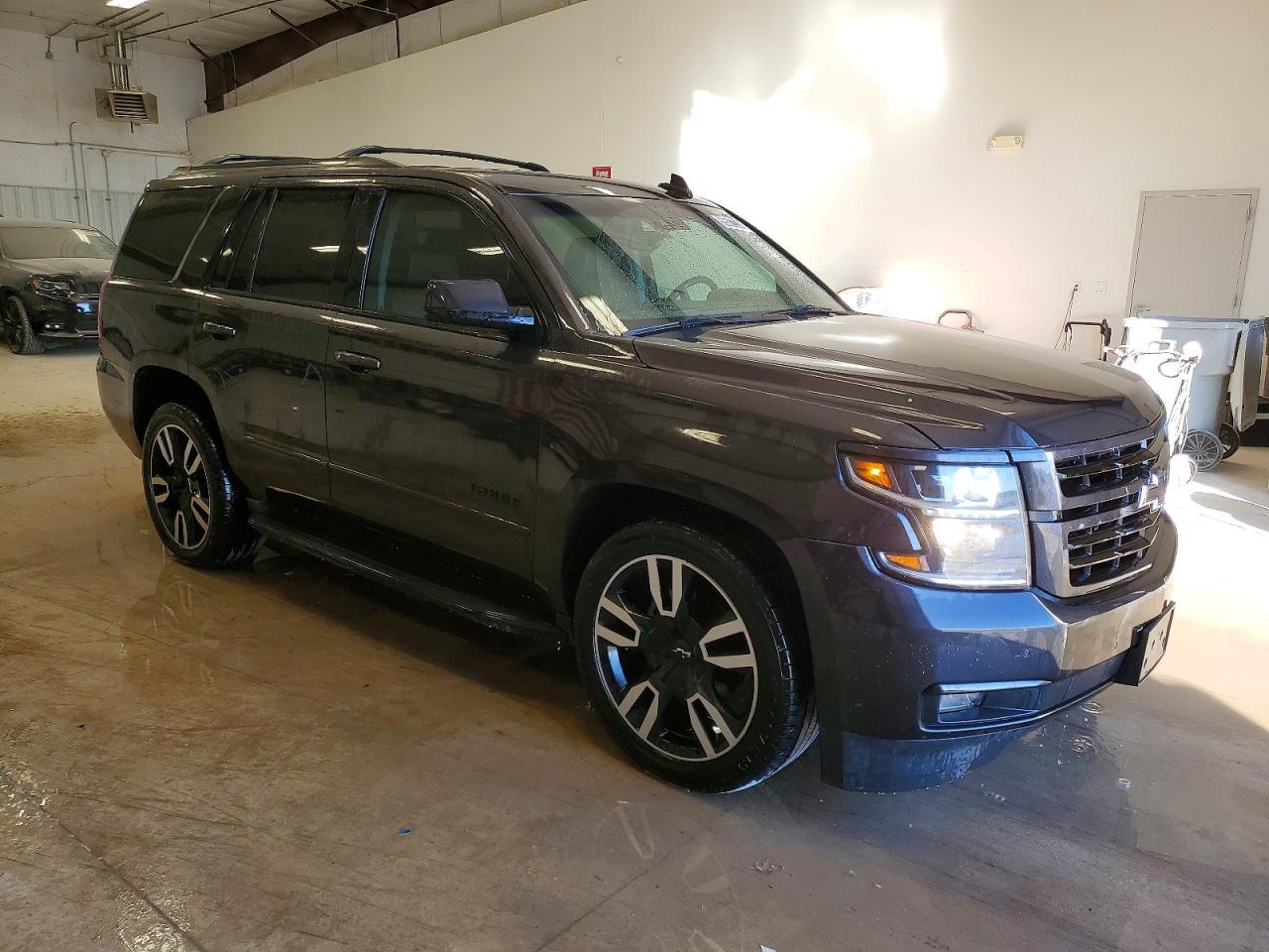 2018 Chevrolet Tahoe C1500 Premier - zdjęcie 4