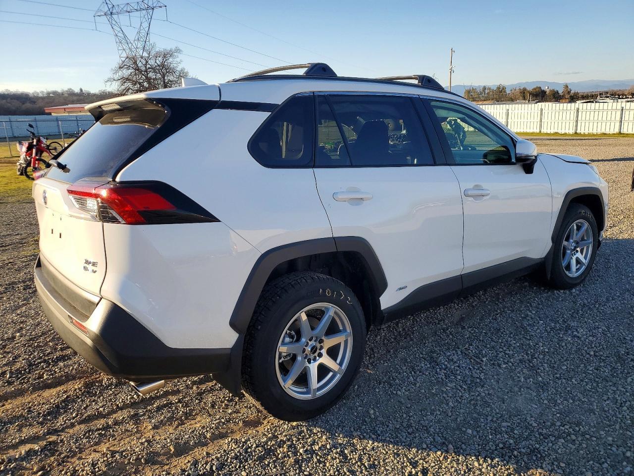 2025 Toyota Rav4 Xle - zdjęcie 3