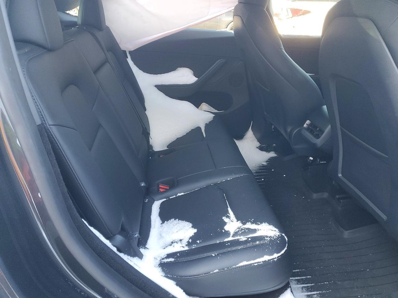 2025 Tesla Model Y - zdjęcie 10