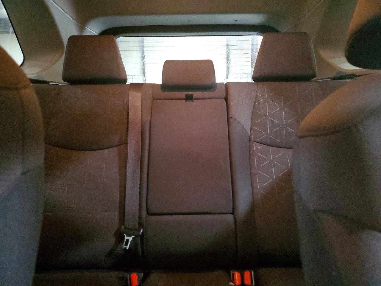 2021 Toyota Rav4 Hybrid Xle - zdjęcie 10