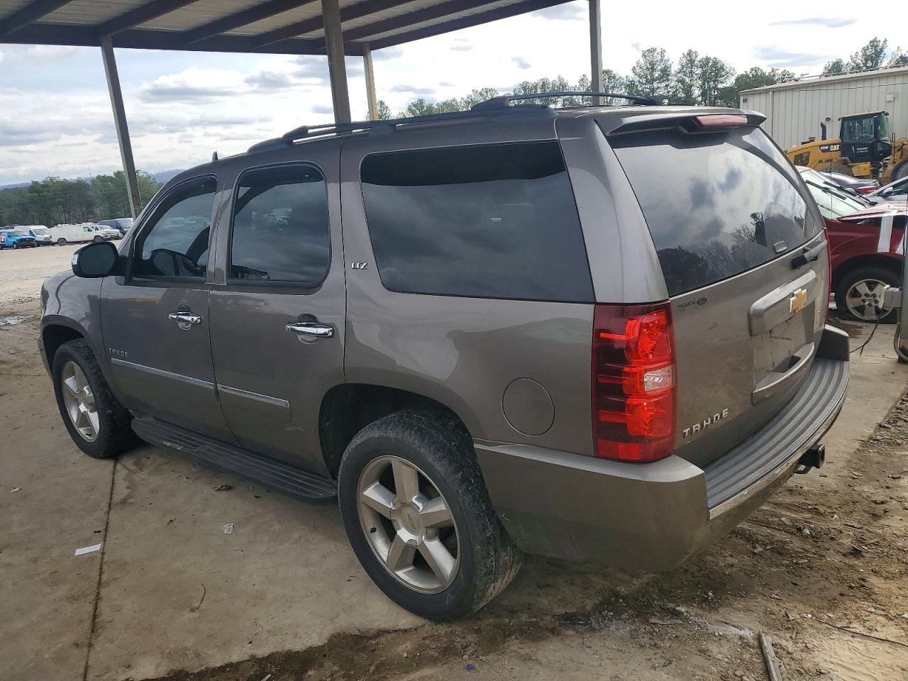 2014 Chevrolet Tahoe C1500 Ltz - zdjęcie 2
