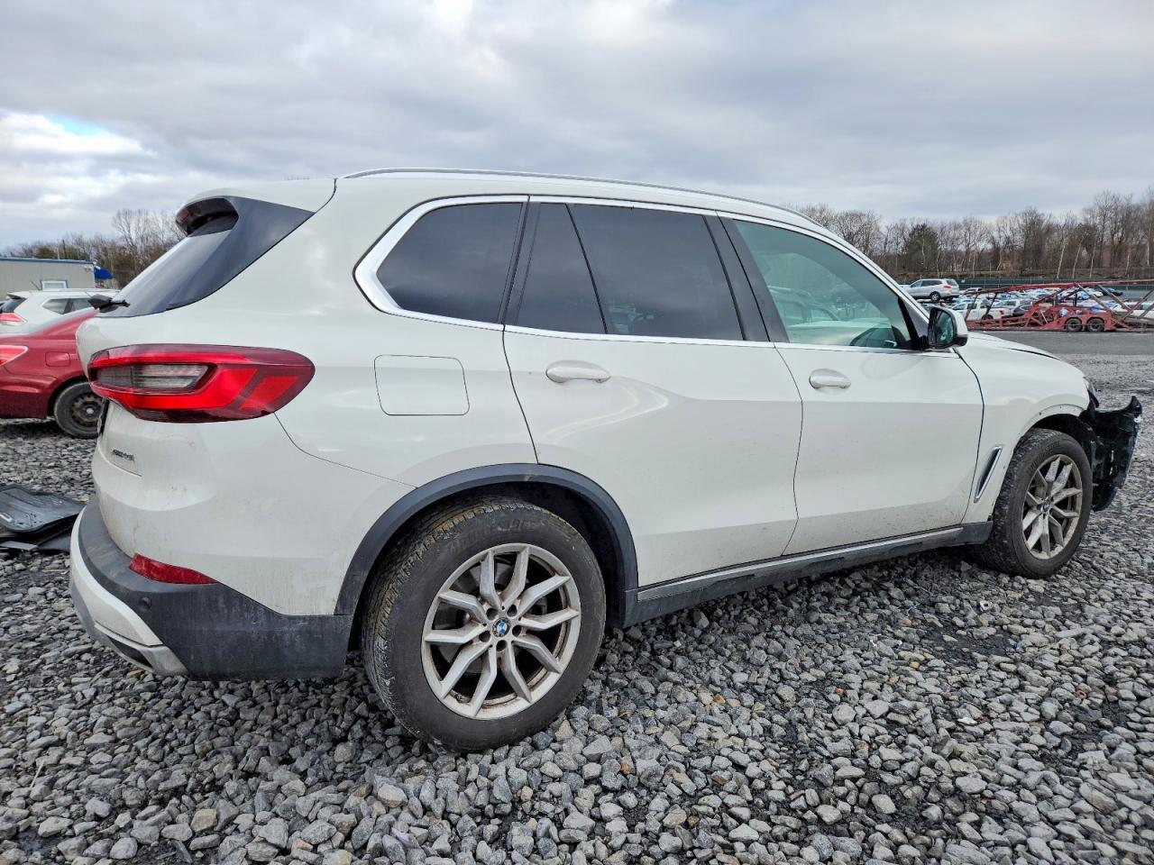 2022 BMW X5 xDrive40I - zdjęcie 3