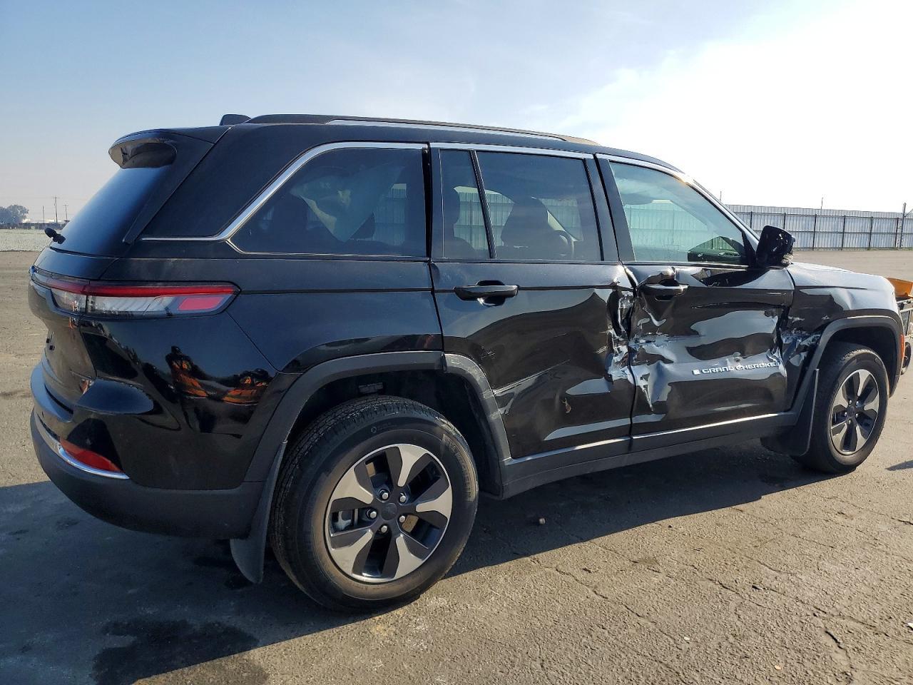 2023 Jeep Grand Cherokee - zdjęcie 3