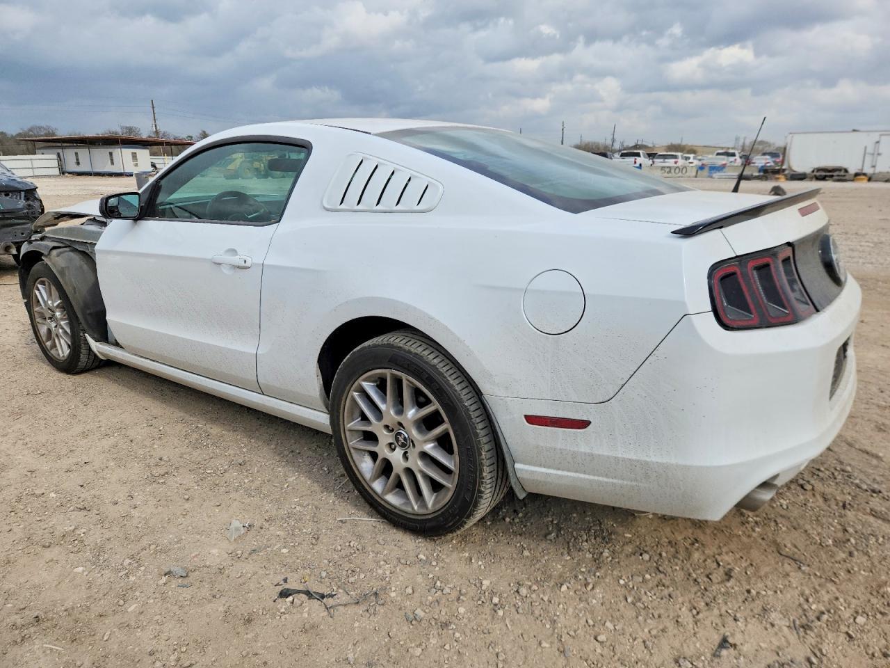 2014 Ford Mustang - zdjęcie 2