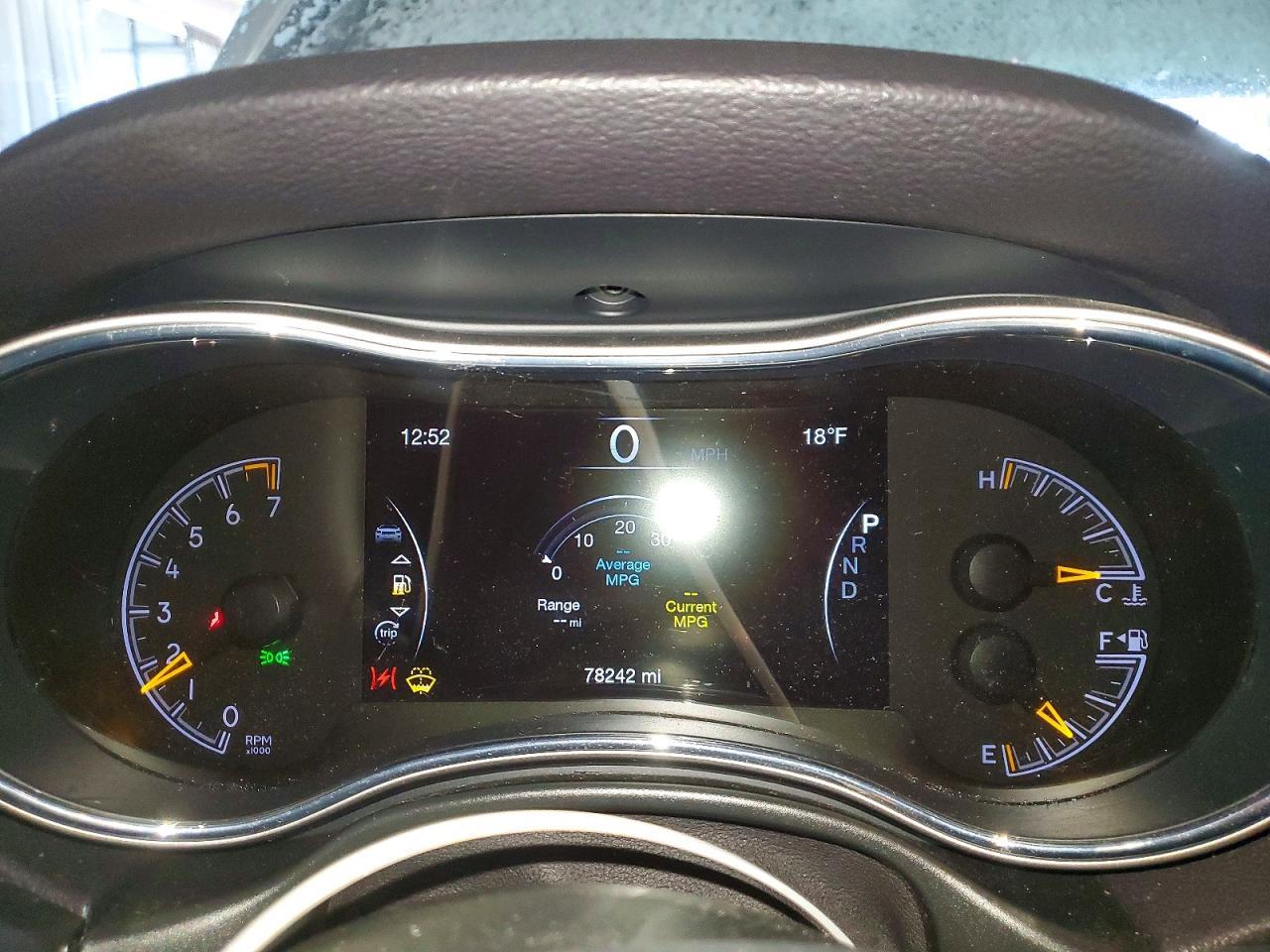 2021 Jeep Grand Cherokee Limited - zdjęcie 9