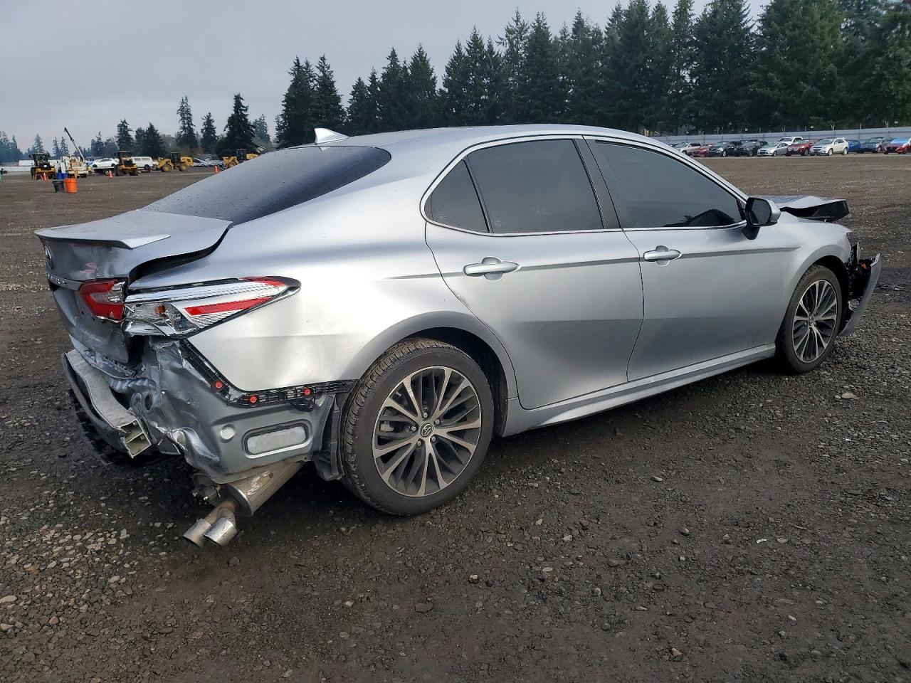 2019 Toyota Camry Se - zdjęcie 3