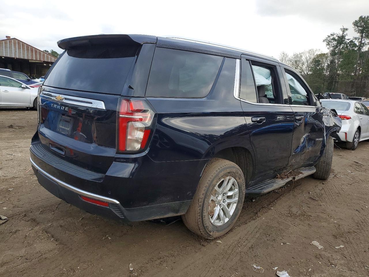 2022 Chevrolet Tahoe C1500 Ls - zdjęcie 3