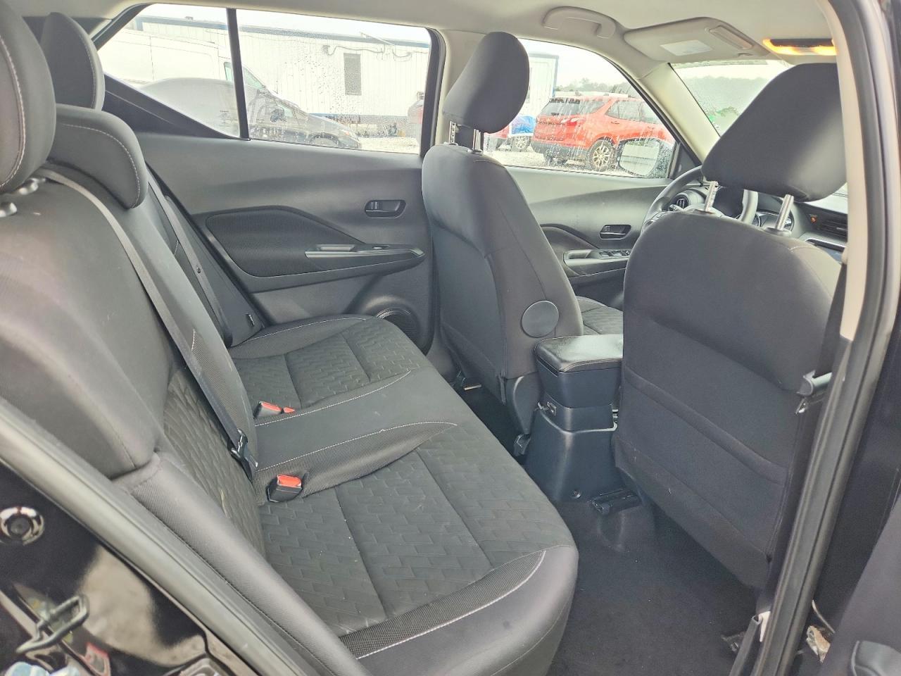 2021 Nissan Kicks S - zdjęcie 11