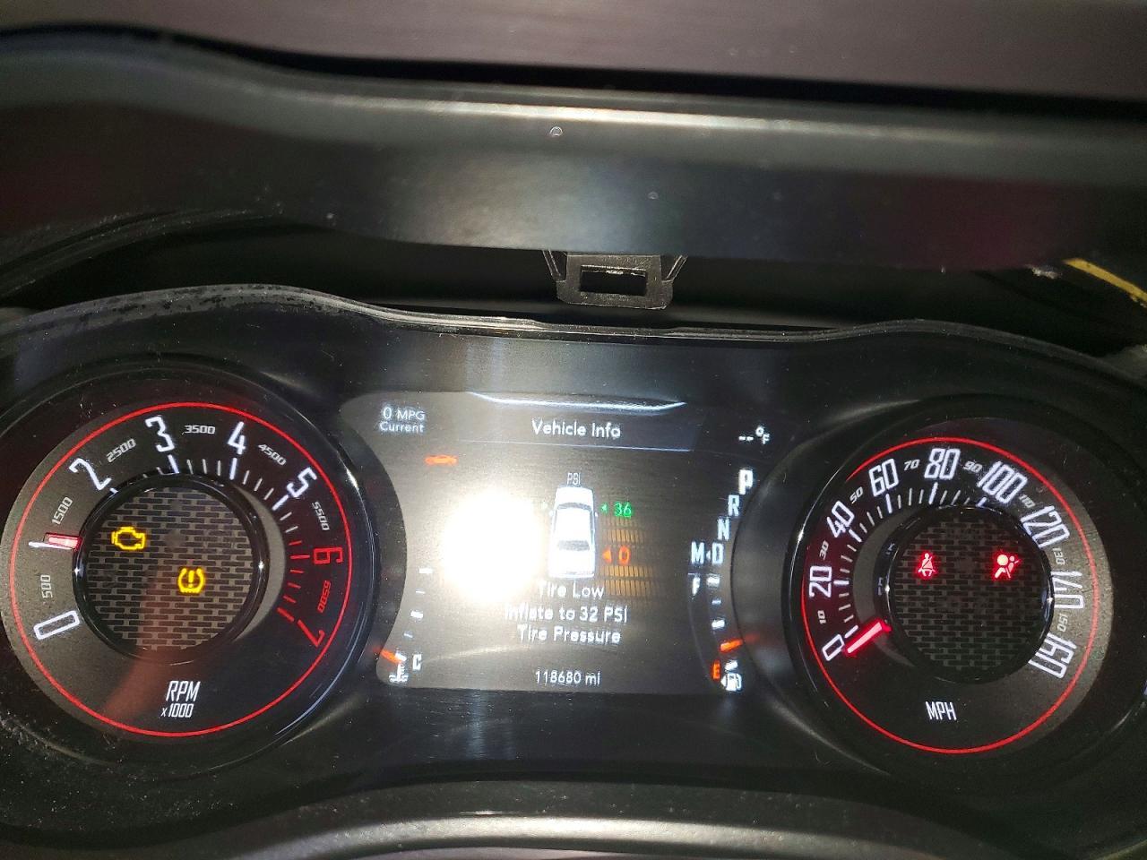 2017 Dodge Challenger R/T - zdjęcie 9