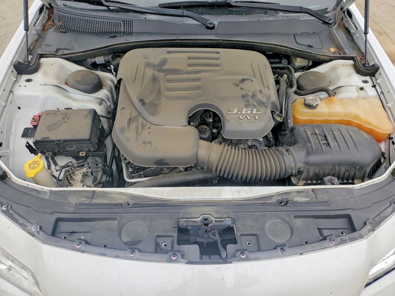 2016 Chrysler 300 Limited - zdjęcie 11