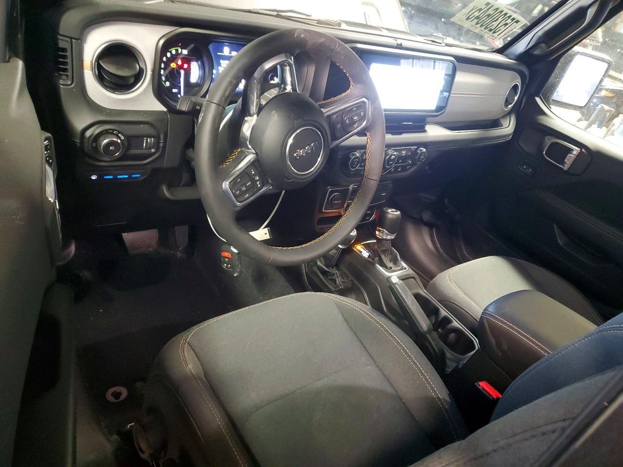 2024 Jeep Wrangler Sahara 4Xe - zdjęcie 8