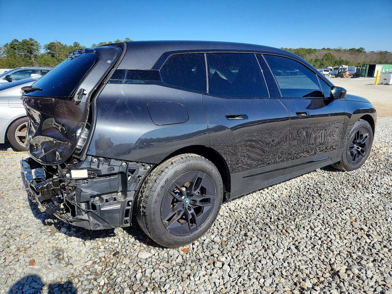 2023 BMW Ix xDrive50 - zdjęcie 3