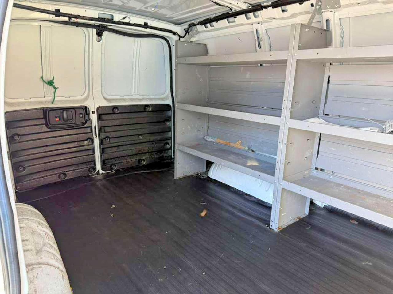2021 Chevrolet Express G2500 - zdjęcie 6