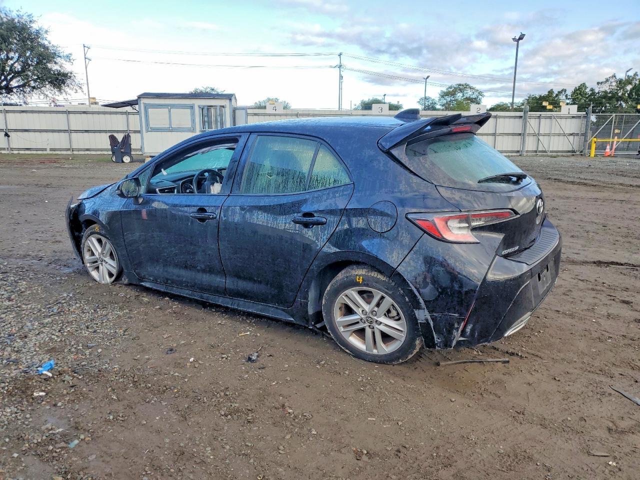 2019 Toyota Corolla Se - zdjęcie 2